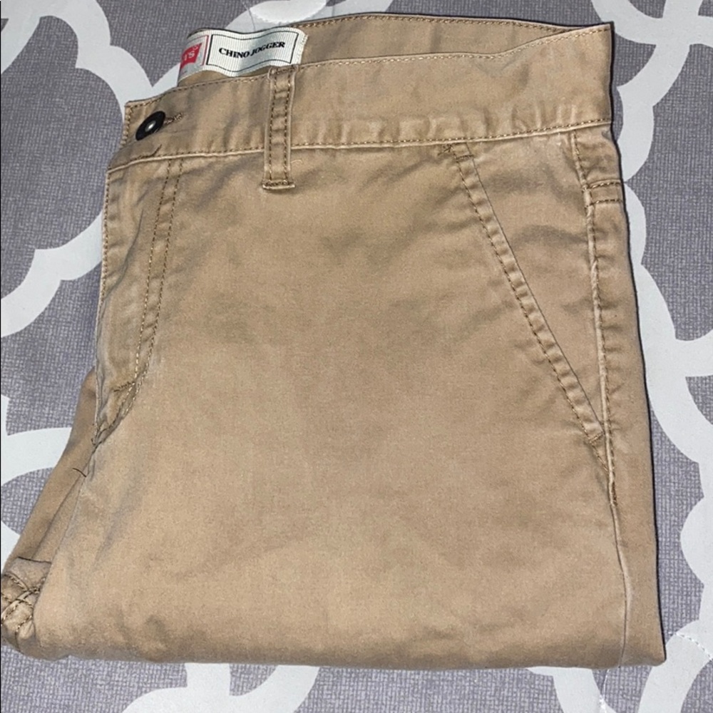 Joggers bought from Old Navy & hasn’t been used.